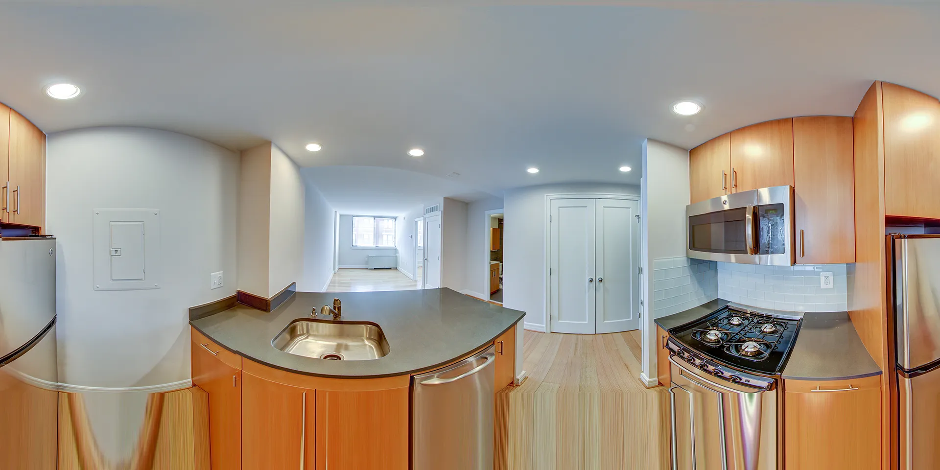 Sutton Plaza — Kitchen 360° vantage