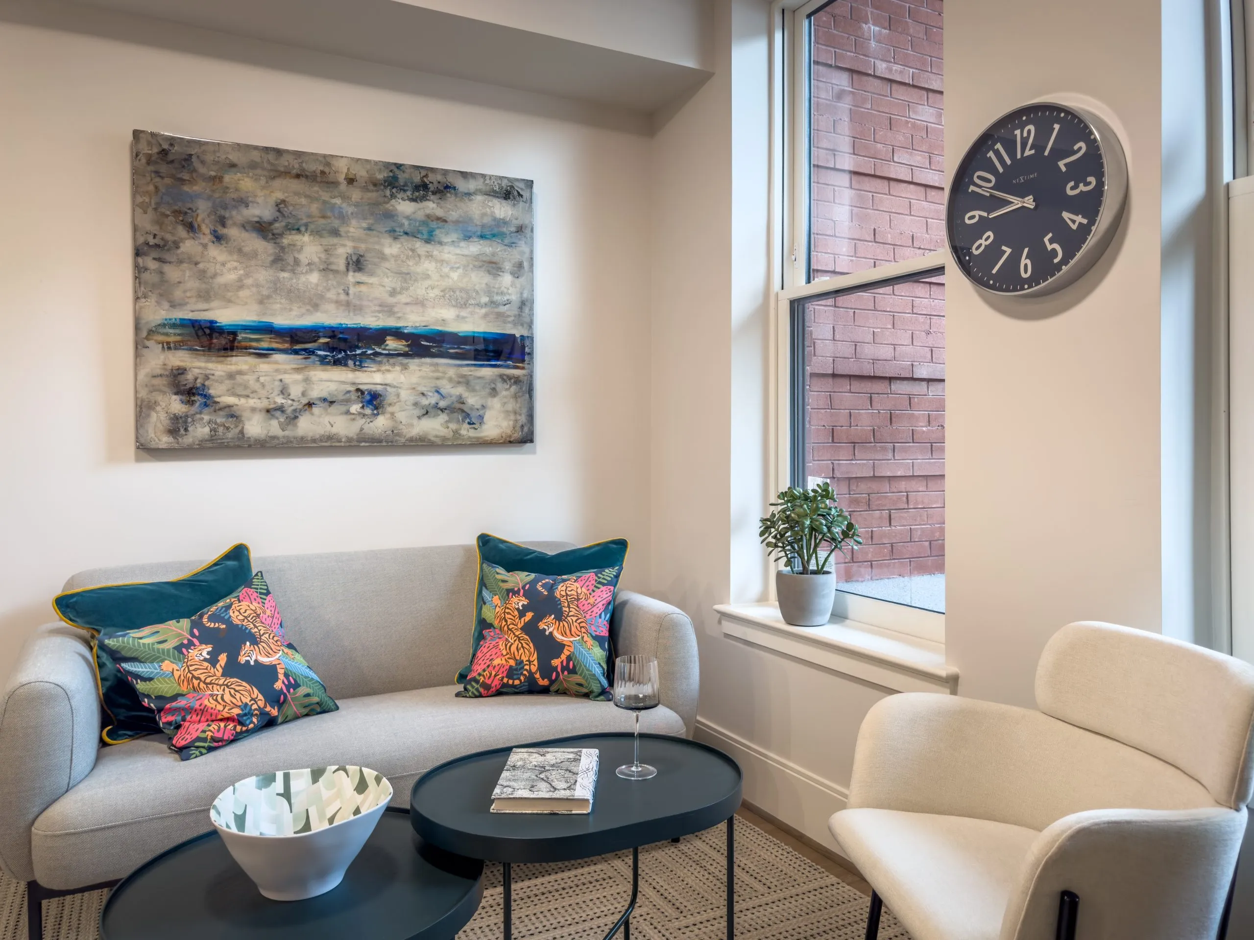 Weavers Row — interior photograph