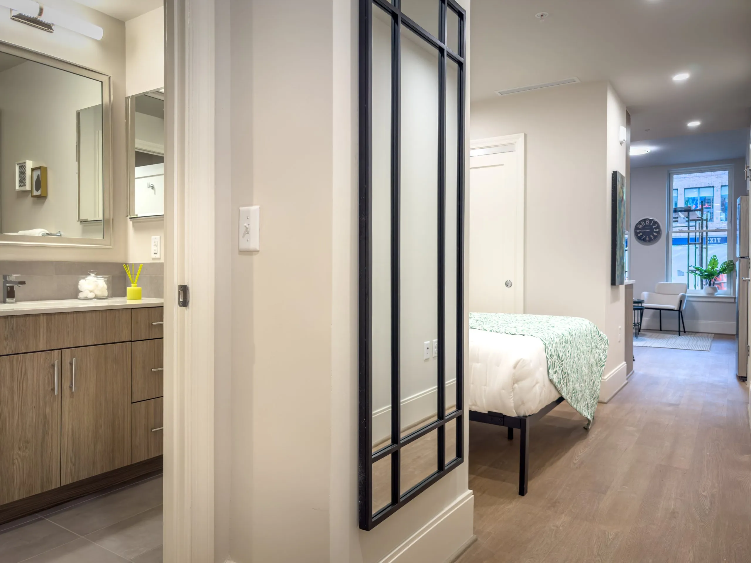 Weavers Row — interior photograph