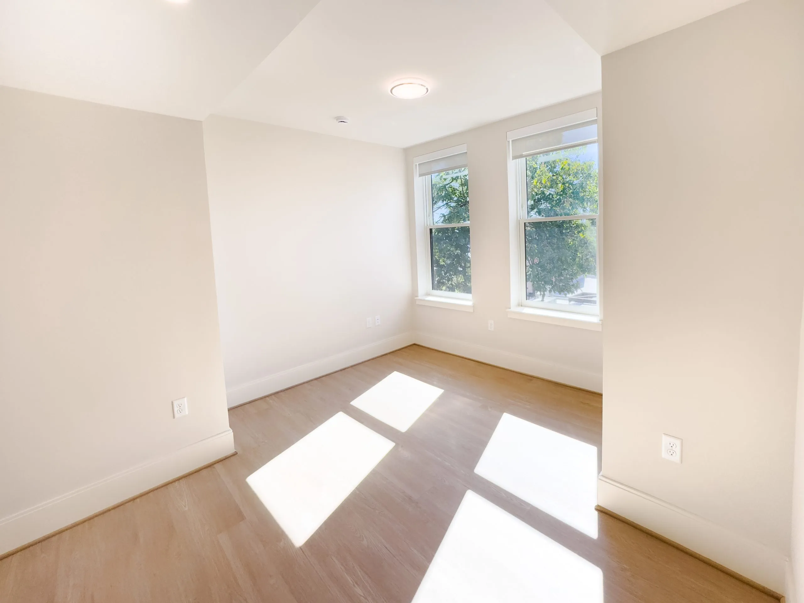 Weavers Row — interior photograph