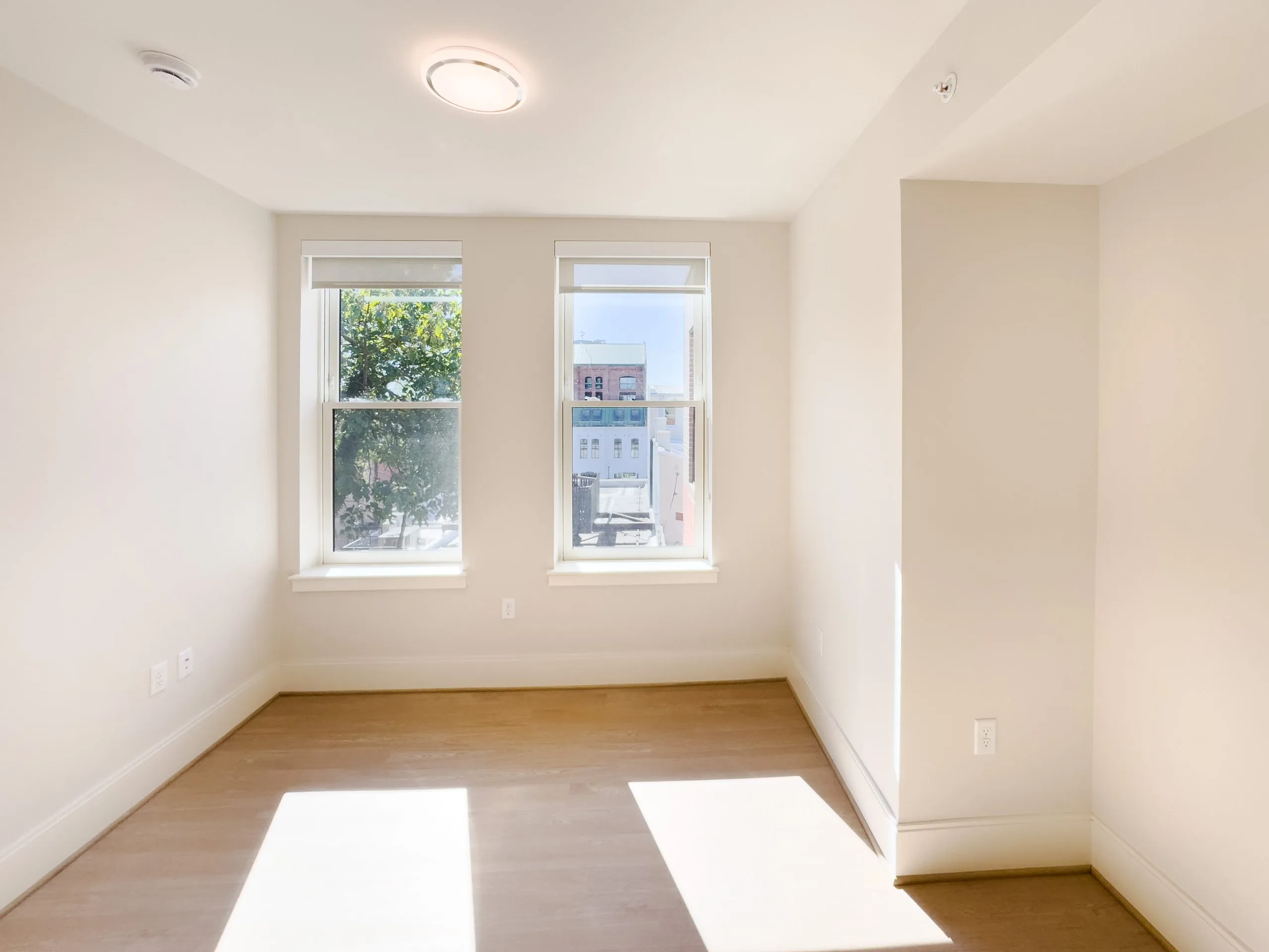 Weavers Row — interior photograph