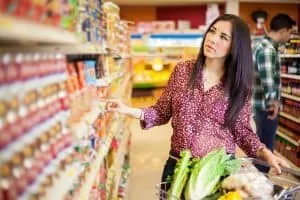 woman-shopping-for-groceries