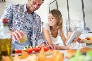 couple-preparing-meal