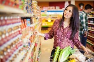 woman-shopping-for-groceries