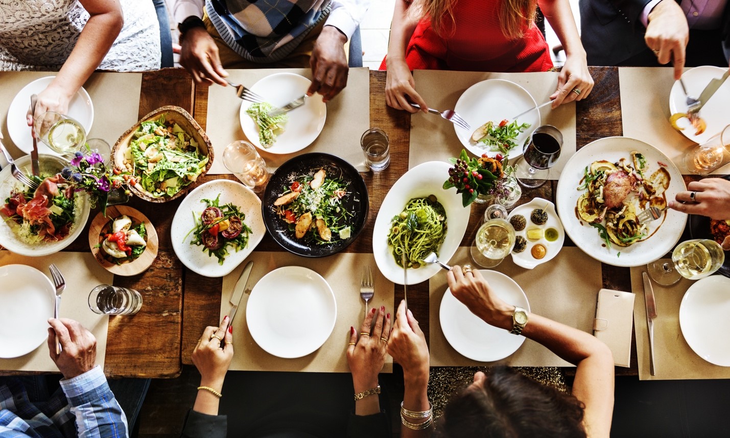 Tips and Tricks for Hosting a Memorable Holiday Dinner | Keener Management